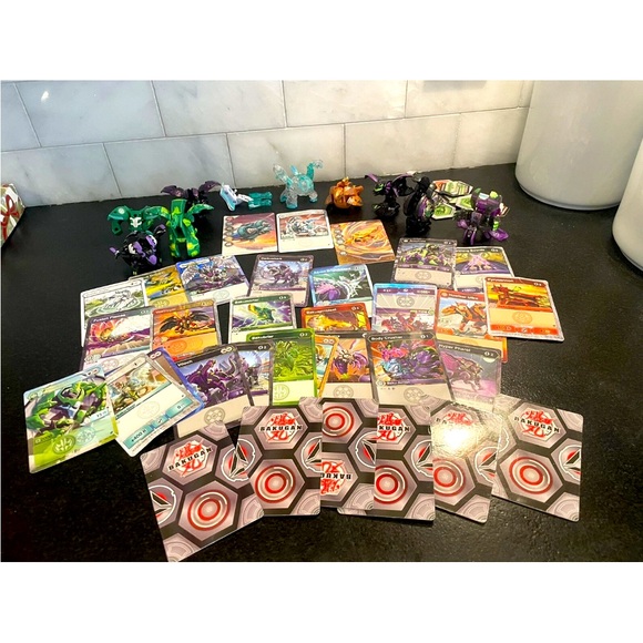 Bakugan toys set and cards - Picture 1 of 5